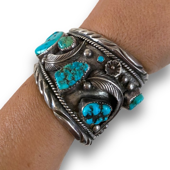 Massive Vintage Navajo Sterling Silver & Turquoise Cuff Bracelet Signed DUTOM! - Picture 15 of 16